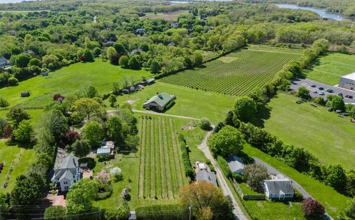 image of property at 35950 MAIN ROAD Southold NY 11935