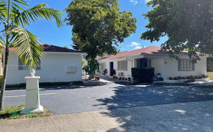 Pictures of Multifamily property located at 1842 Madison St, Hollywood, FL 33020 for sales - image #1