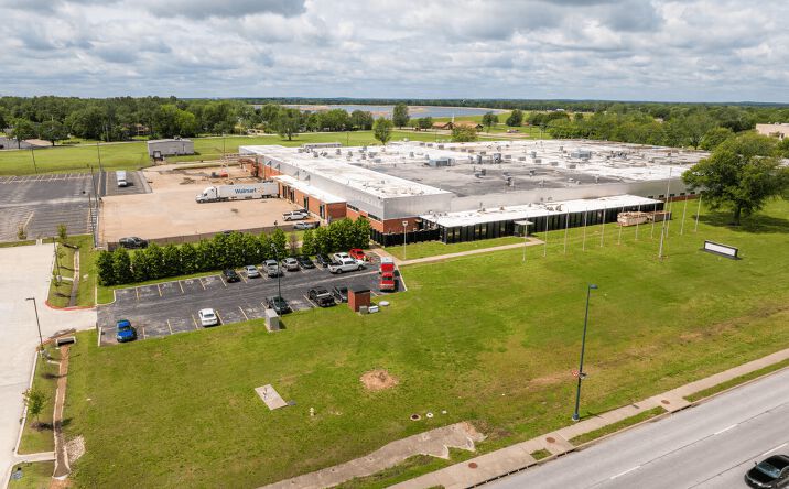 Pictures of Industrial property located at 650 US-412, Siloam Springs, AR 72761 for sales - image #1