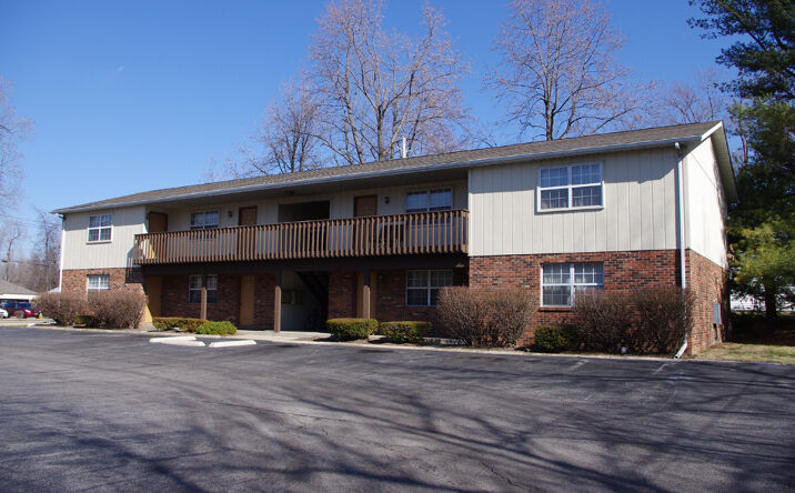 Pictures of Multifamily property located at 818 Lincoln Hwy, Fairview Heights, IL 62208 for sales - image #1
