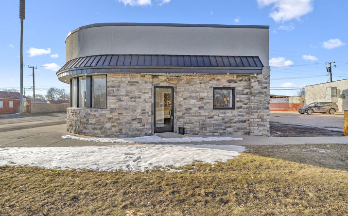 Pictures of Office property located at 32413 Michigan Ave, Wayne, MI 48184 for sales - image #1
