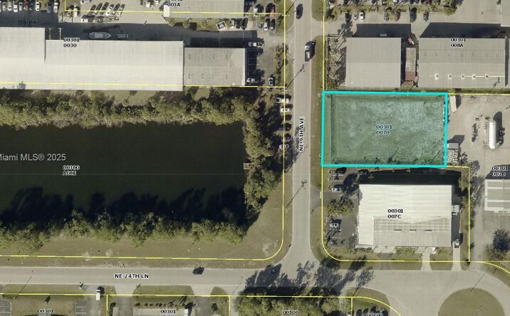 Pictures of Land, Industrial property located at 2513 NE 9th Ave, Cape Coral, FL 33909 for sales - image #1