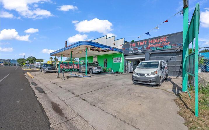 Pictures of Retail property located at 701 N Closner Boulevard, Edinburg, TX 78541 for sales - image #1