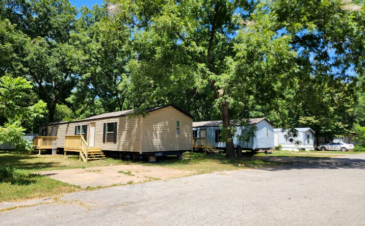 Pictures of Mobile Home Park property located at 37 S Acres W, Bristow, OK 74010 for sales - image #1