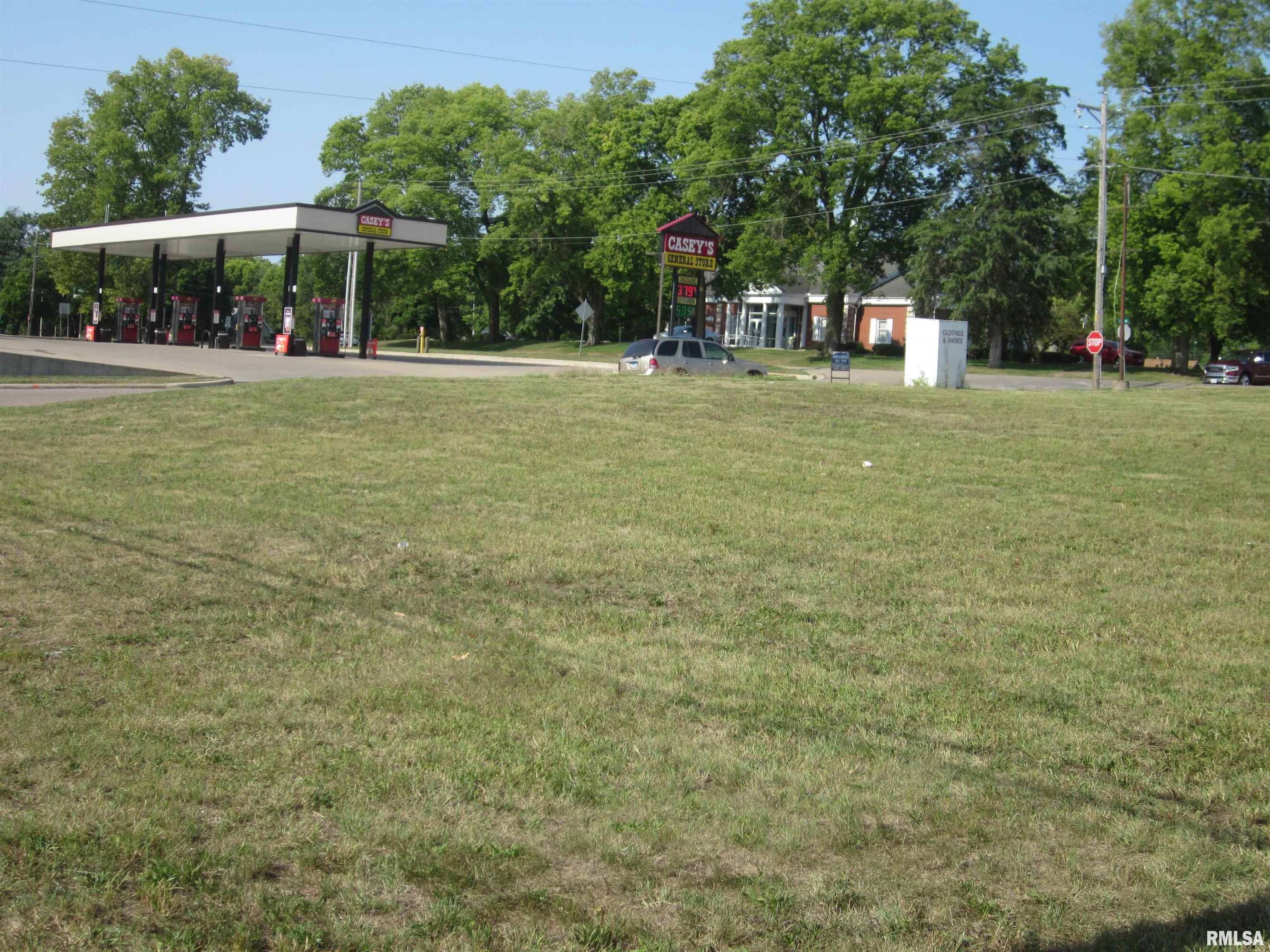 100 N Adams St, Manito, IL 61546