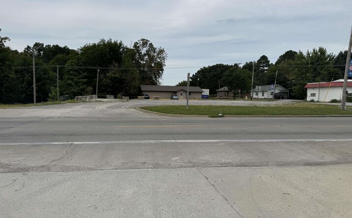 Pictures of Land property located at 901 N VICTOR Street, Christopher, IL 62822 for sales - image #1