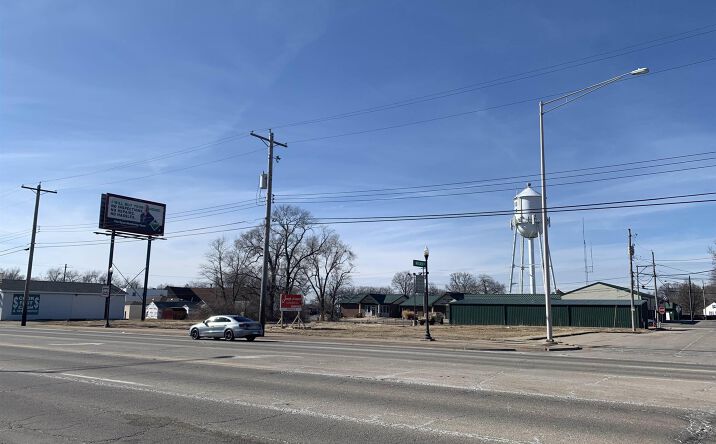Pictures of Land property located at 117-121 N MAIN Street, Creve Coeur, IL 61610-0000 for sales - image #1