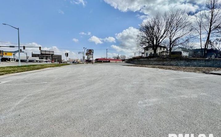 Pictures of Land property located at 700 W JEFFERSON Street, Springfield, IL 62702 for sales - image #1