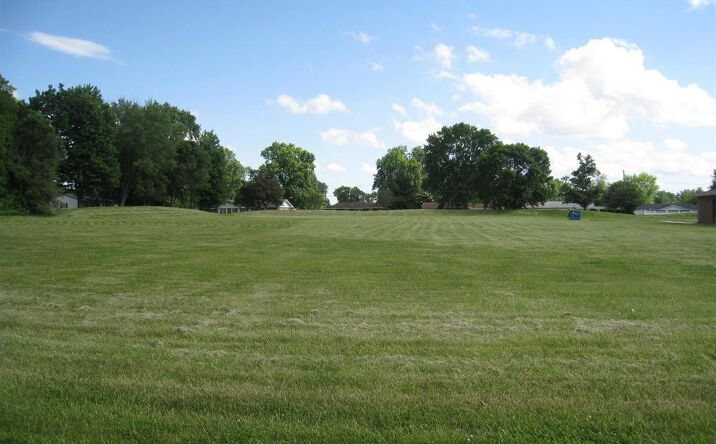 Pictures of Land property located at 3840 E Lake Centre Drive, Quincy, IL 62305 for sales - image #1