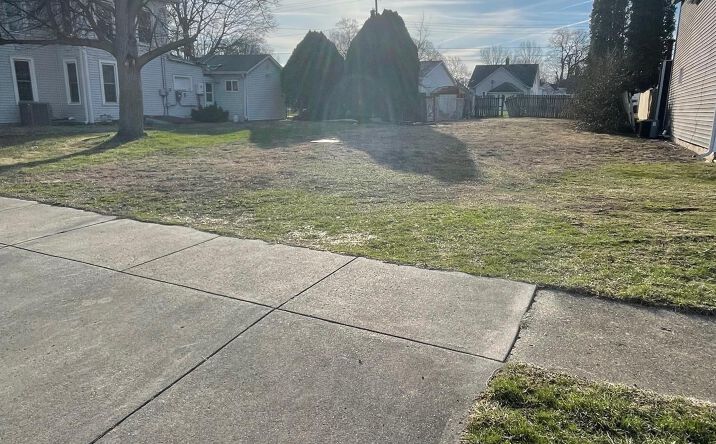 Pictures of Land property located at 410 S CHICAGO Street, Lincoln, IL 62656 for sales - image #1