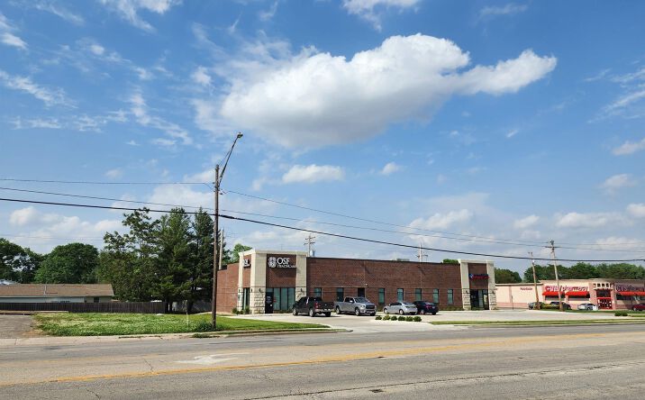 Pictures of Land property located at 610 WOODLAWN Street, Lincoln, IL 62656 for sales - image #1