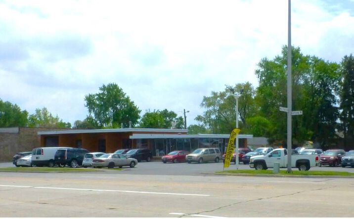 Pictures of Retail property located at 12730 Cal Sag Rd, Crestwood, IL 60445 for sales - image #1