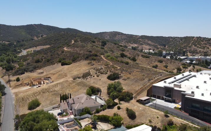 Pictures of Land property located at 1 Skyline, Thousand Oaks, CA 91361 for sales - image #1