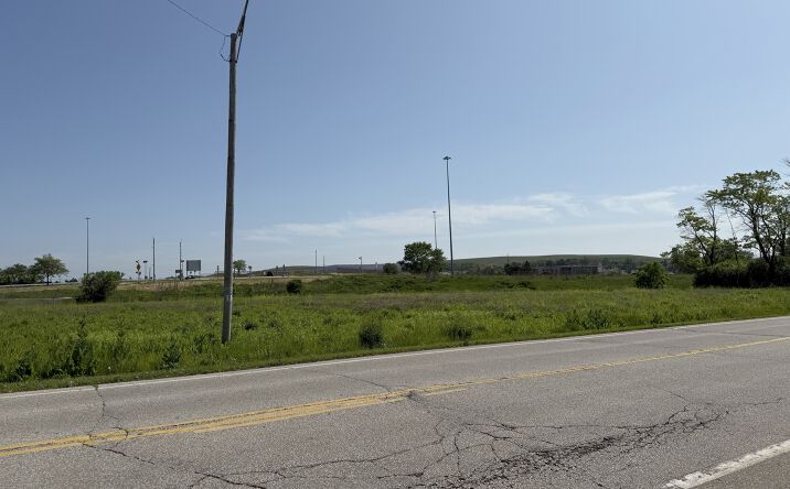 Pictures of Retail, Office, Hospitality property located at N87W14614 Fond du Lac Ave, Menomonee Falls, WI 53051 for sales - image #1
