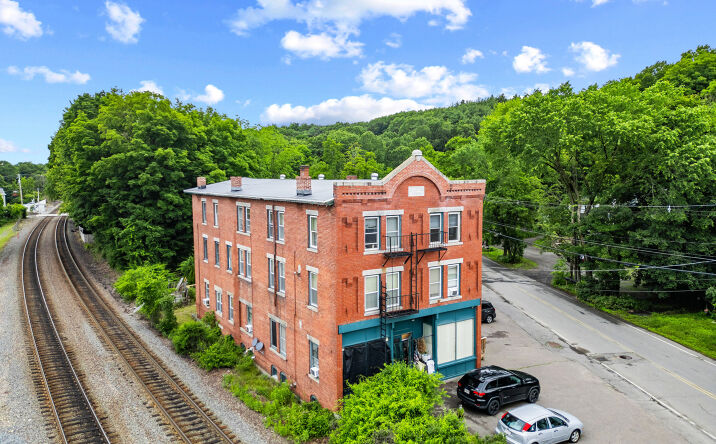 Pictures of Multifamily property located at 4 Davis St, Shirley, MA 01464 for sales - image #1