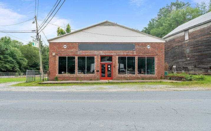 Pictures of Retail property located at 403 Carthage St, Cameron, NC 28326 for sales - image #1