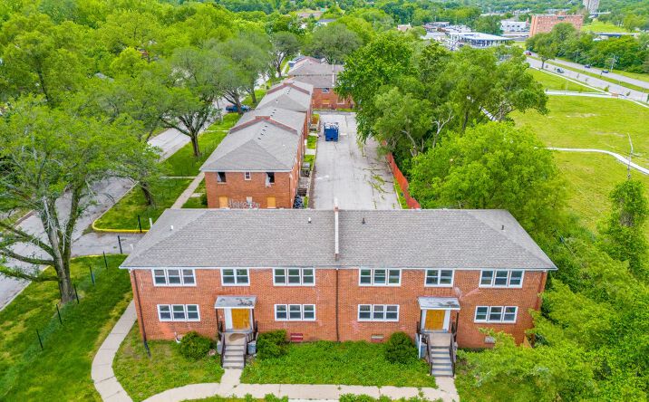 Pictures of Multifamily property located at 3000 E 49th St, Kansas City, MO 64130 for sales - image #1