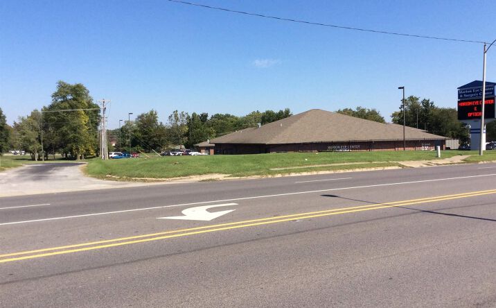 Pictures of Land property located at 2906 BROADWAY, Mt Vernon, IL 62864 for sales - image #1