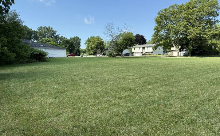 Pictures of Land property located at 6033 Taft Place, Merrillville, IN 46410 for sales - image #1