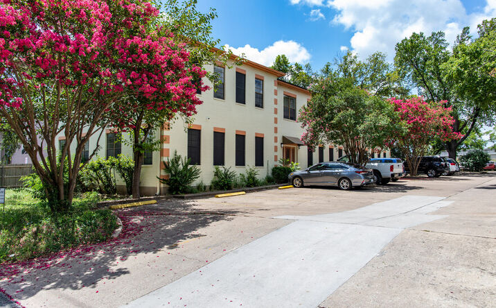 Pictures of Office property located at 1823 Fort View Rd, Austin, TX 78704 for sales - image #1