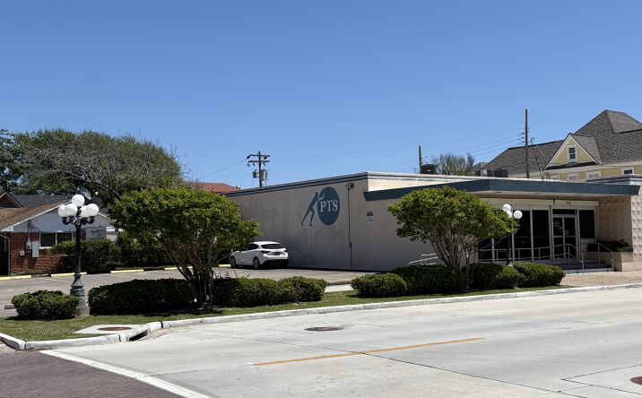 Pictures of Hospitality, Office, Retail, Special Purpose property located at 1810 23rd St, Galveston, TX 77550 for sales - image #1