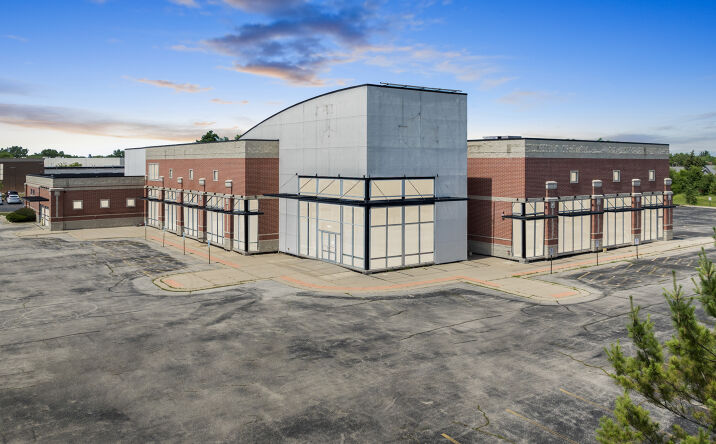 Pictures of Retail property located at 2015 N Rand Rd, Palatine, IL 60074 for sales - image #1