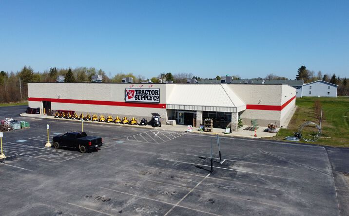Pictures of Retail property located at 717 E Lake Shore Dr, Manistique, MI 49854 for sales - image #1