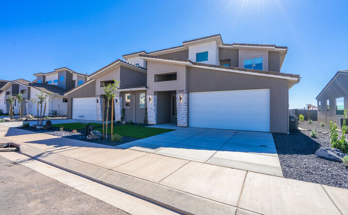 Pictures of Multifamily property located at 2980 West 570 North, Hurricane, UT 84737, 2972 West 570 North, Hurricane, UT 84737 for sales - image #1