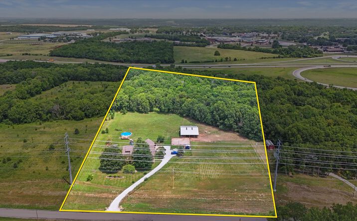 Pictures of Land, Mixed Use, Multifamily, Office, Retail property located at 34860 W 95th St, De Soto, KS 66018 for sales - image #1