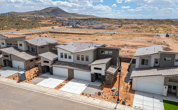 Pictures of Multifamily property located at 2948 West 570 North, Hurricane, UT 84737, 2936 West 570 North, Hurricane, UT 84737 for sales - image #1