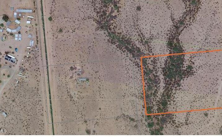 Pictures of Land property located at 384th Dr S of Mountain View RD, Tonopah, AZ 85354 for sales - image #1