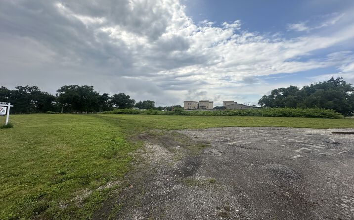 Pictures of Industrial, Mixed Use, Multifamily, Office, Self Storage property located at W Harrison St, Kirksville, MO 63501 for sales - image #1