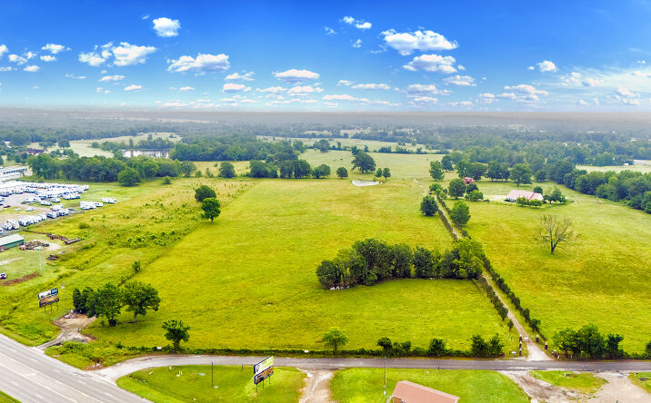 Pictures of Land property located at 4 N Denison Rd, Idabel, OK 74745 for sales - image #1
