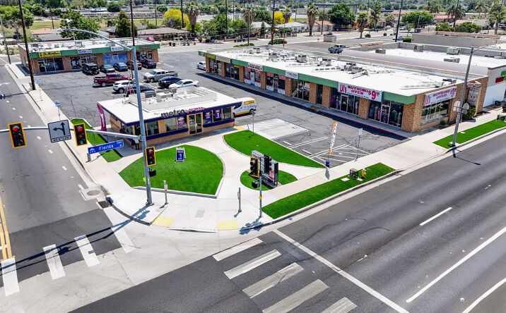Pictures of Retail property located at 1235 E. Florida Ave, Hemet, CA 92543 for sales - image #1