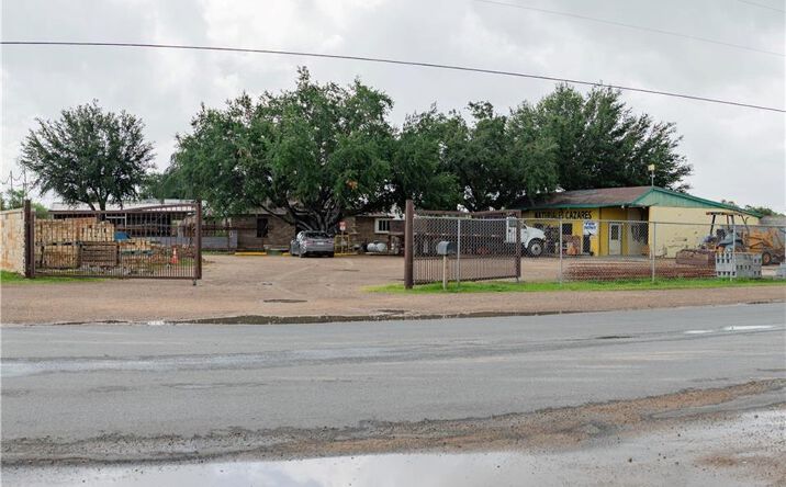 Pictures of Land property located at 1428 N Cesar Chavez Road # 1, Alamo, TX 78516 for sales - image #1