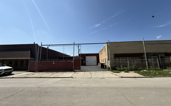 Pictures of Industrial property located at 8447 44th Pl, Lyons, IL 60534 for sales - image #1