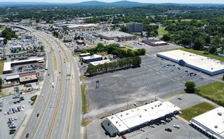 Pictures of Retail property located at 1401 Memorial Pkwy NW, Huntsville, AL 35816 for sales - image #1