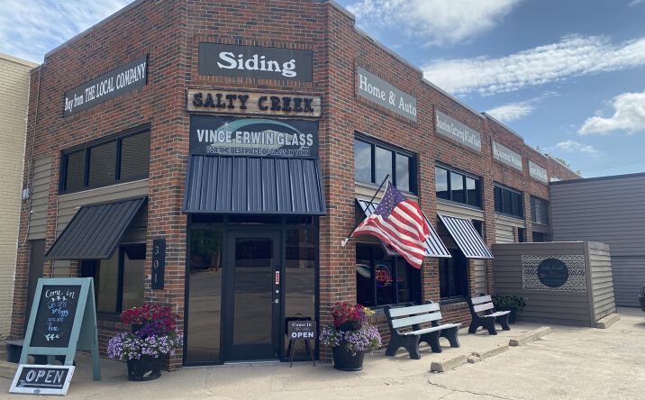 Pictures of Office, Retail property located at 301 N Washington Ave, Wellington, KS 67152 for sales - image #1