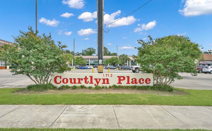 Pictures of Retail, Office, Industrial property located at 1712 N Frazier St, Conroe, TX 77301 for sales - image #1