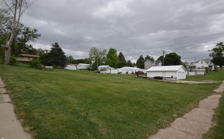 302 3Rd Street, Portsmouth, IA 51565 | Crexi.com