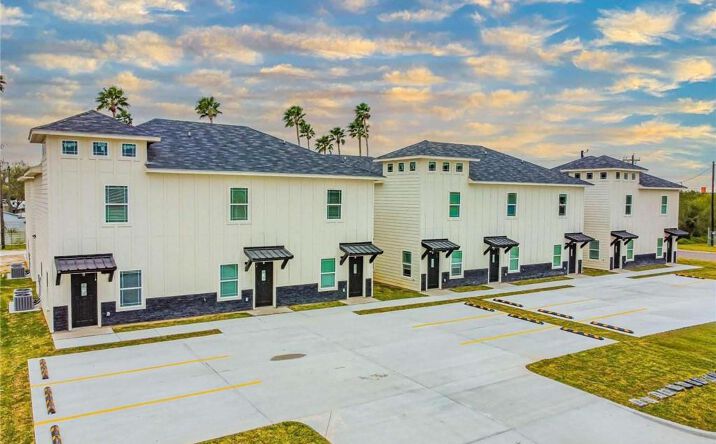 Pictures of Multifamily property located at 405 Lion's Villa Avenue, La Feria, TX 78559 for sales - image #1