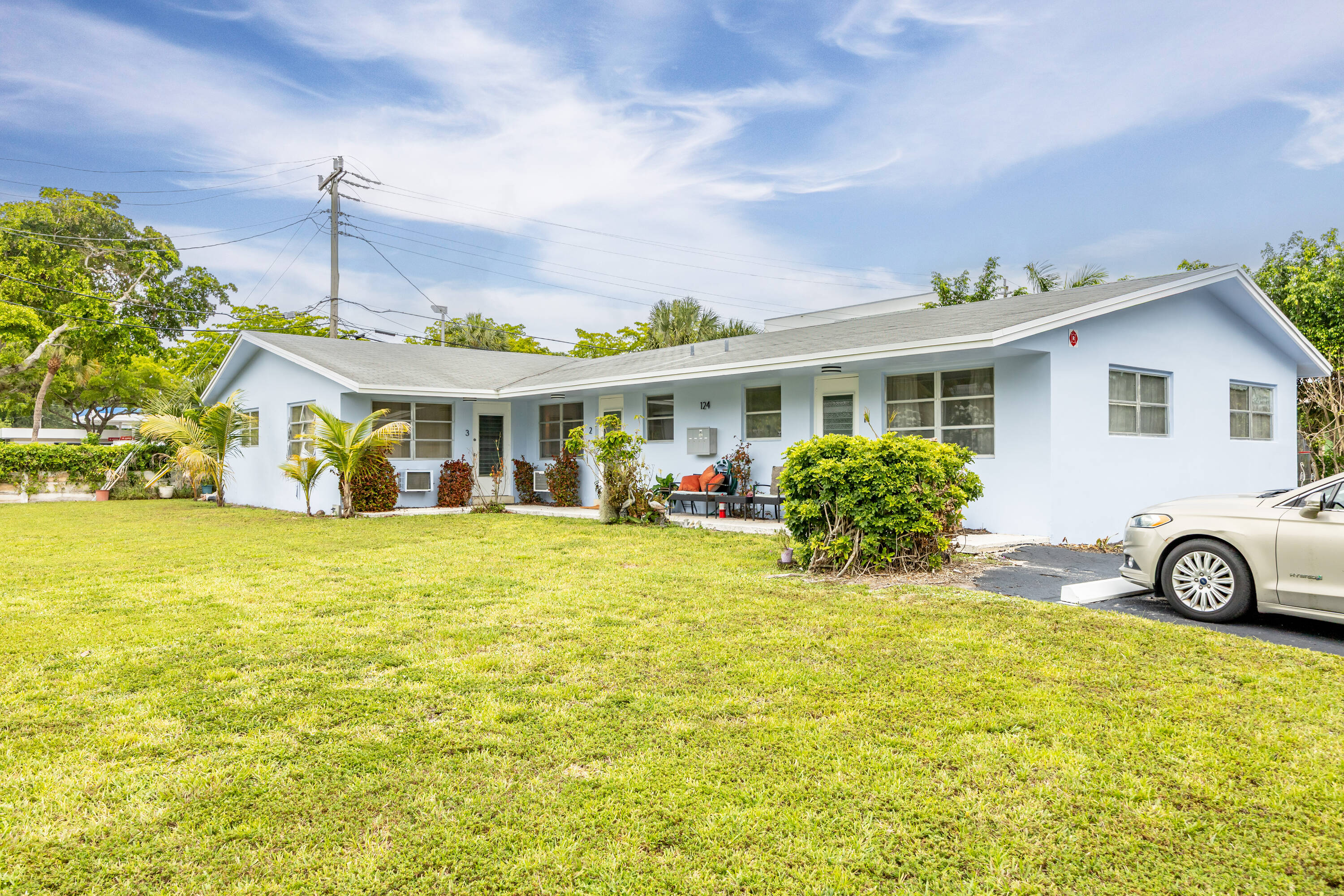 124 NW 21st Ct  