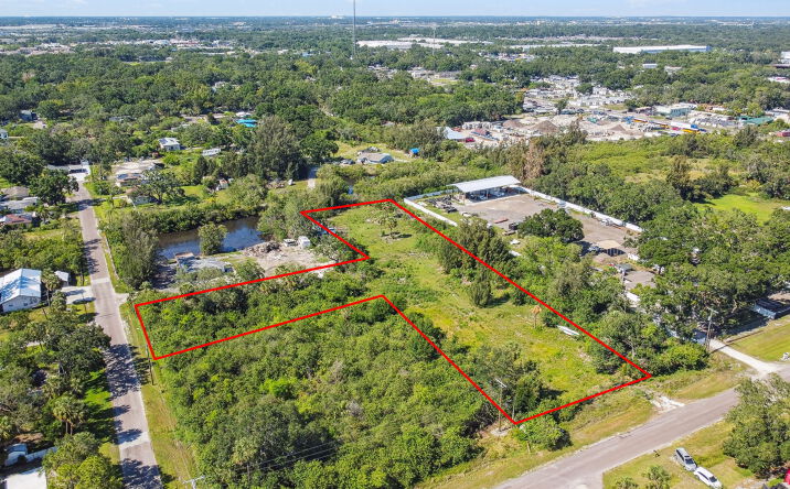 Pictures of Land property located at 4713 El Camino Blanco Blvd, Tampa, FL 33619 for sales - image #1