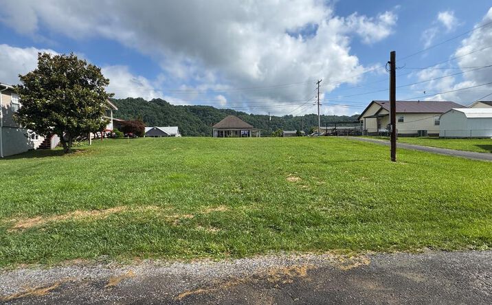 Pictures of Land, Multifamily property located at TBD Brown St, Richlands, VA 24641 for sales - image #1