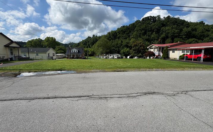 Pictures of Land, Multifamily property located at TBD Chestnut St, Richlands, VA 24641 for sales - image #1