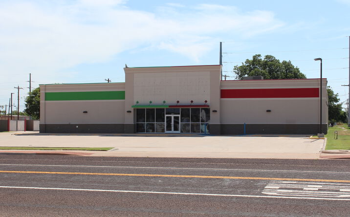 Pictures of Retail, Industrial, Mixed Use property located at 302 N Birch Ave, Munday, TX 76371 for sales - image #1