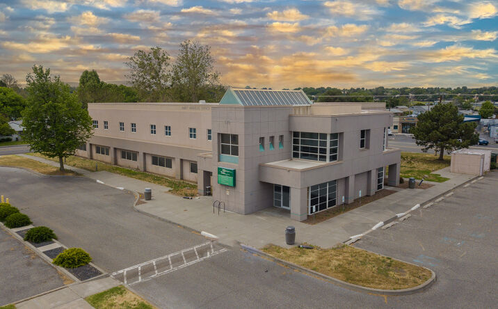 Pictures of Office property located at 911 S Dayton St, Kennewick, WA 99336 for sales - image #1