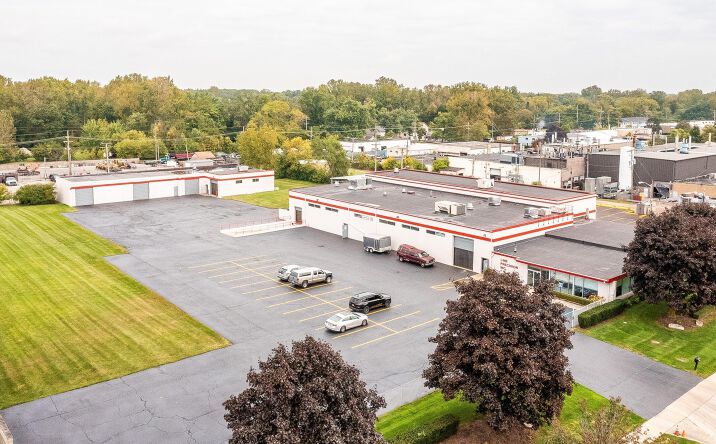 Pictures of Industrial property located at 31666 W 8 Mile rd , Farmington Hills, MI 48336 for sales - image #1