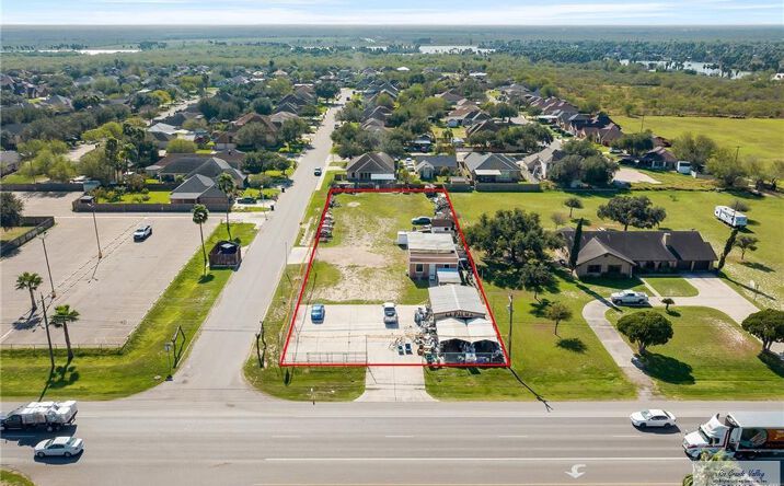 Pictures of Retail, Industrial property located at 704 Expressway 83, La Joya, TX 78560 for sales - image #1