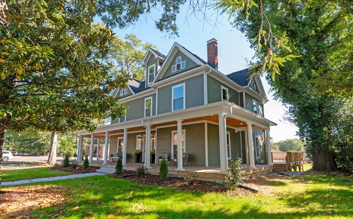 Pictures of Hospitality, Mixed Use, Multifamily, Office, Special Purpose property located at 402 S Chester Street, Gastonia, NC 28052 for sales - image #1